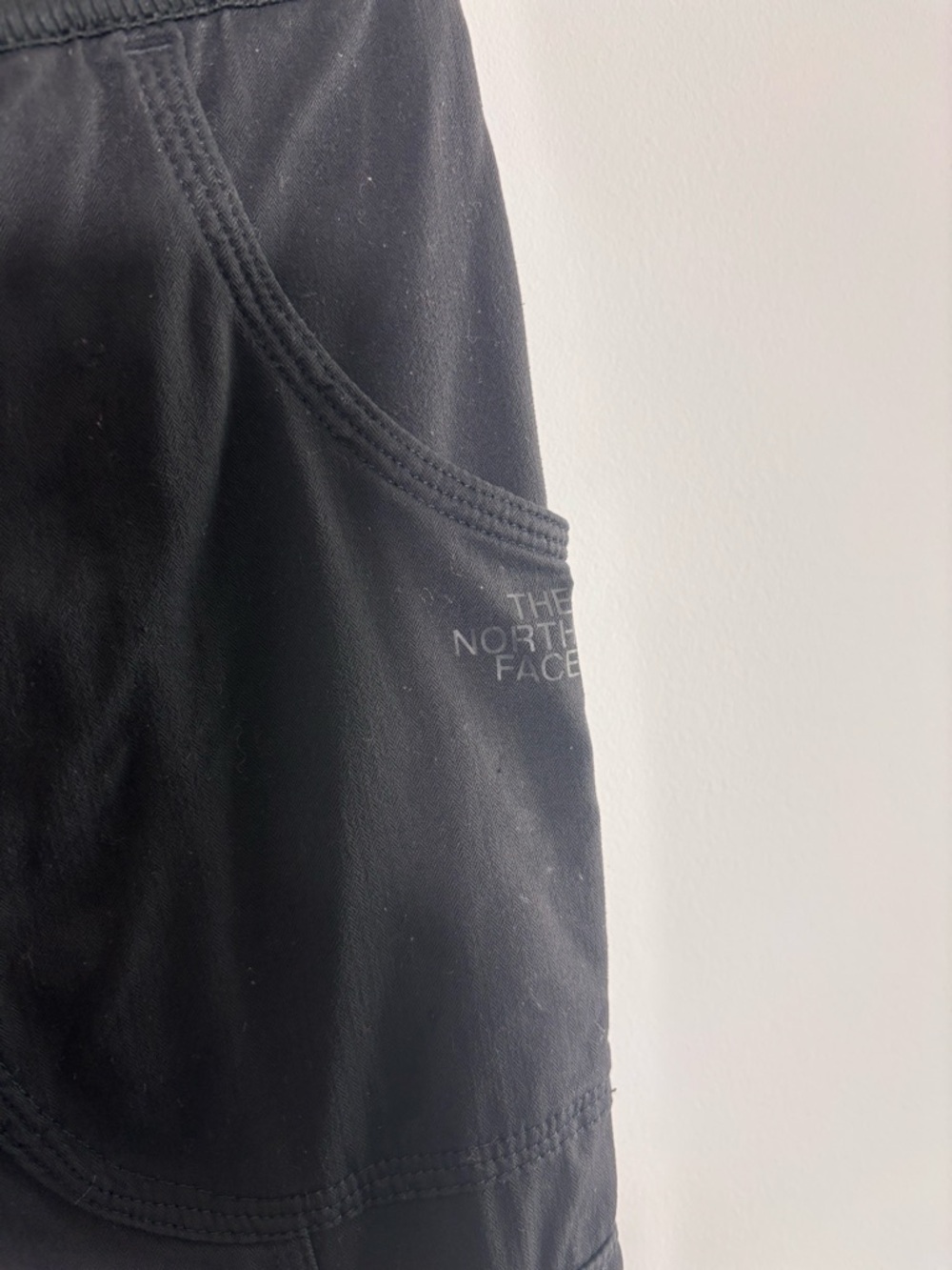 The North Face Aphrodite Motion Ruched Jogger Pants – Black Size Large women’s - Picture 6 of 7